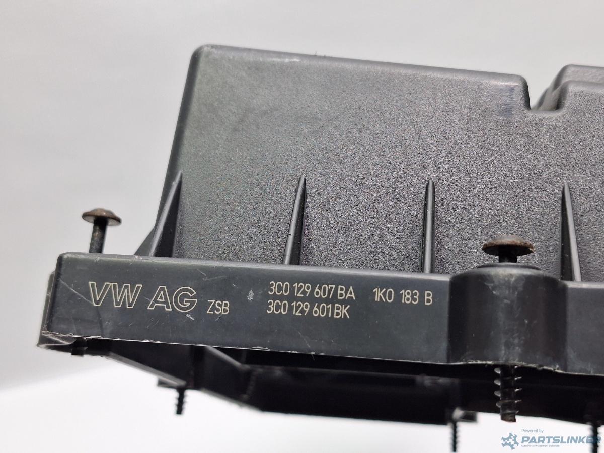 Capac carcasa filtru aer VOLKSWAGEN GOLF V (1K1) [ 2003 - 2009 ] TDI (BKC, BLS, BXE) 77KW|105HP OEM 3C0129607BA