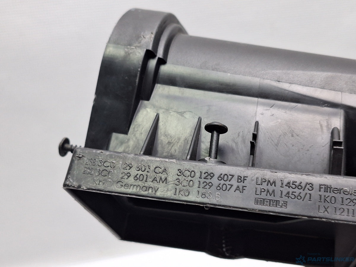 Capac carcasa filtru aer VOLKSWAGEN JETTA III (1K2) [ 2004 - 2010 ] TDI (CAYC) 77KW|105HP 3C0129601CA