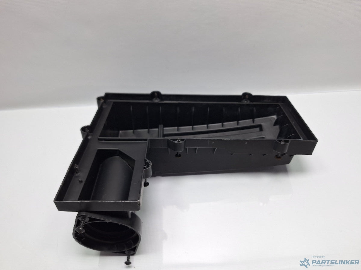 Capac carcasa filtru aer VOLKSWAGEN JETTA III (1K2) [ 2004 - 2010 ] TDI (CAYC) 77KW|105HP 3C0129601CA