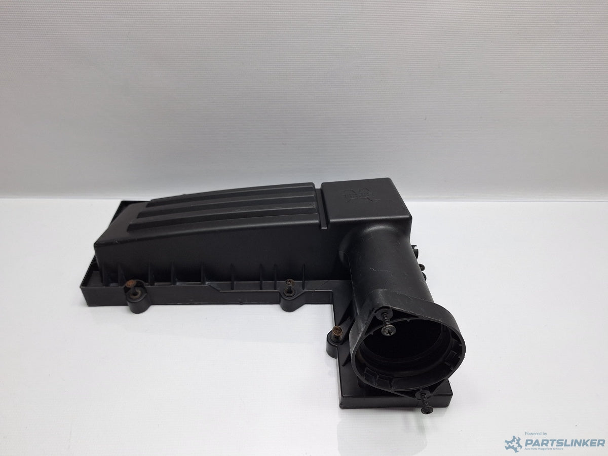 Capac carcasa filtru aer VOLKSWAGEN JETTA III (1K2) [ 2004 - 2010 ] TDI (CAYC) 77KW|105HP 3C0129601CA