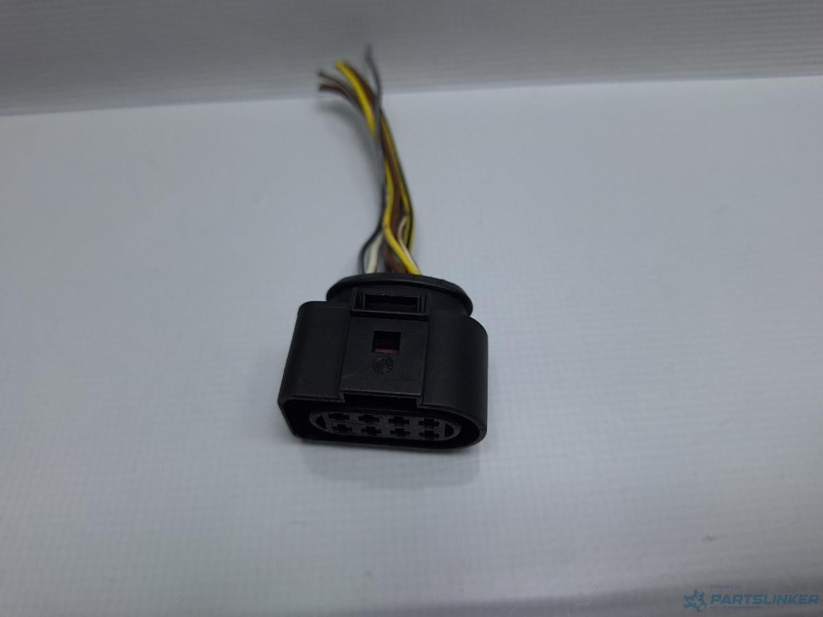 Mufa conector 8 pini SKODA OCTAVIA (1U2) [ 1996 - 2010 ] 16V (AXP, BCA) 55KW|75HP OEM 8D0973734