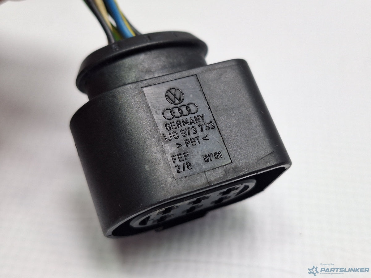 Mufa conector 6 pini SKODA OCTAVIA (1U2) [ 1996 - 2010 ] 16V (AXP, BCA) 55KW|75HP 1J0973733