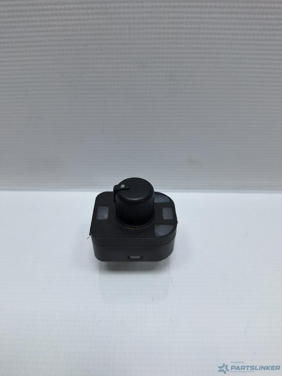 Buton reglaj oglinzi cu rabatare AUDI A8 II (4E2, 4E8) [ 2002 - 2010 ] TDI quattro (ASB) 171KW|233HP OEM 8E0959565A