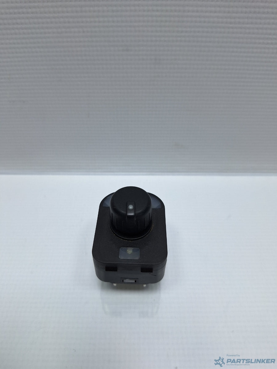 Buton reglaj oglinzi cu rabatare AUDI A8 II (4E2, 4E8) [ 2002 - 2010 ] TDI quattro (ASB) 171KW|233HP 8E0959565A