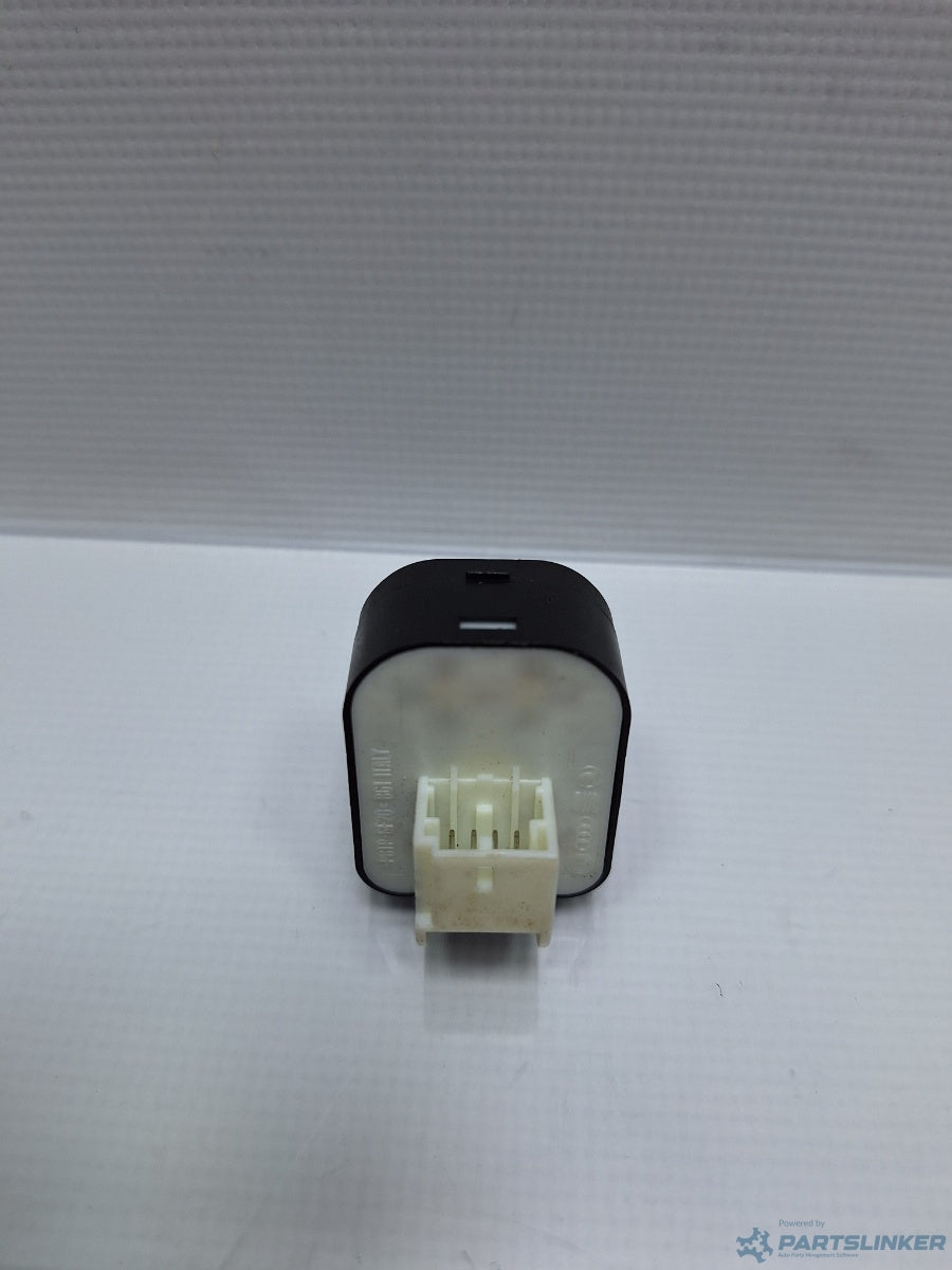 Buton reglaj oglinzi cu rabatare AUDI A8 II (4E2, 4E8) [ 2002 - 2010 ] TDI quattro (ASB) 171KW|233HP 8E0959565A