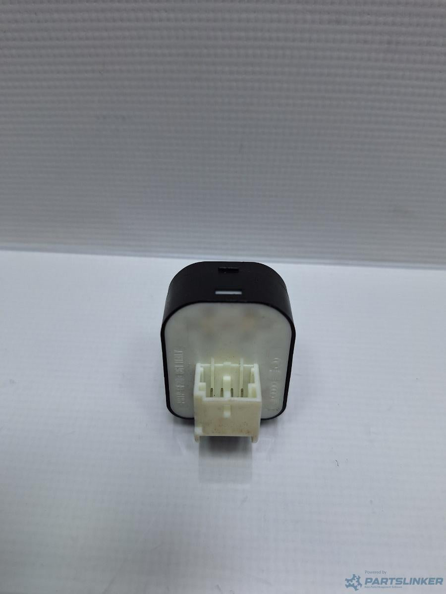 Buton reglaj oglinzi cu rabatare AUDI A8 II (4E2, 4E8) [ 2002 - 2010 ] TDI quattro (ASB) 171KW|233HP OEM 8E0959565A
