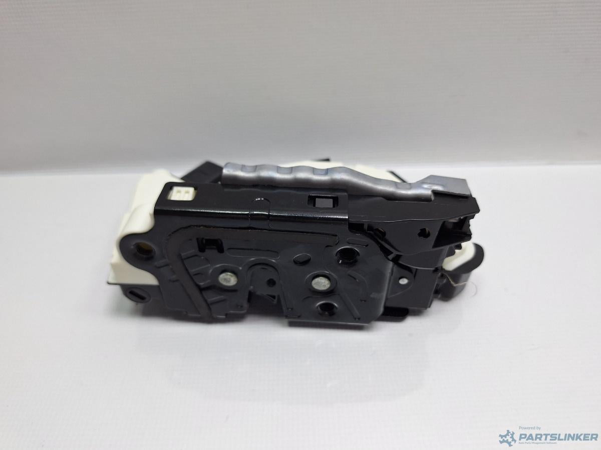 Broasca usa dreapta spate VOLKSWAGEN PASSAT CC (357) [ 2008 - 2012 ] TDI (CBAB, CFFB) 103KW|140HP OEM 5N0839016D