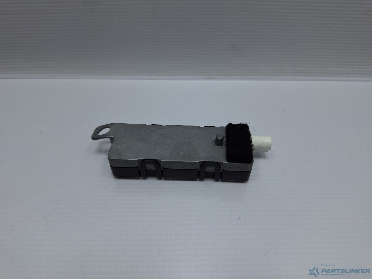 Modul aplificator antena VOLKSWAGEN PASSAT CC (357) [ 2008 - 2012 ] TDI (CBAB, CFFB) 103KW|140HP 3C8035552