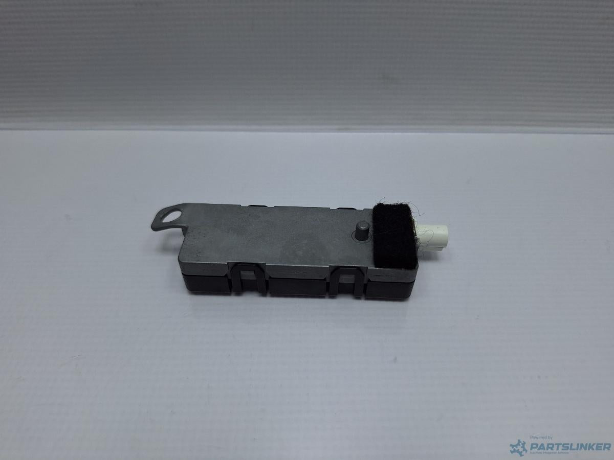 Modul aplificator antena VOLKSWAGEN PASSAT CC (357) [ 2008 - 2012 ] TDI (CBAB, CFFB) 103KW|140HP OEM 3C8035552