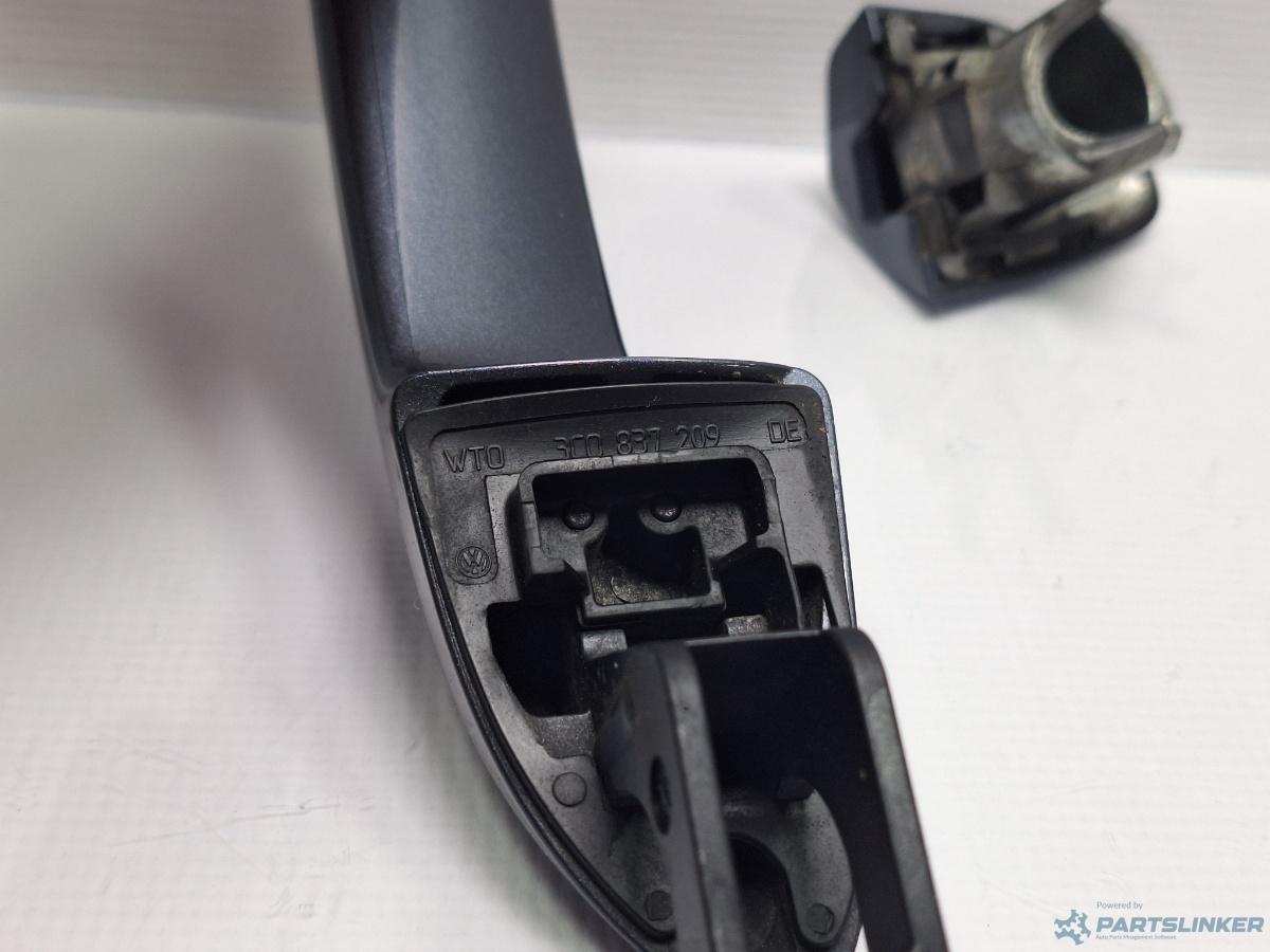 Maner exterior usa stanga VOLKSWAGEN PASSAT CC (357) [ 2008 - 2012 ] TDI (CBAB, CFFB) 103KW|140HP OEM 3C0837209