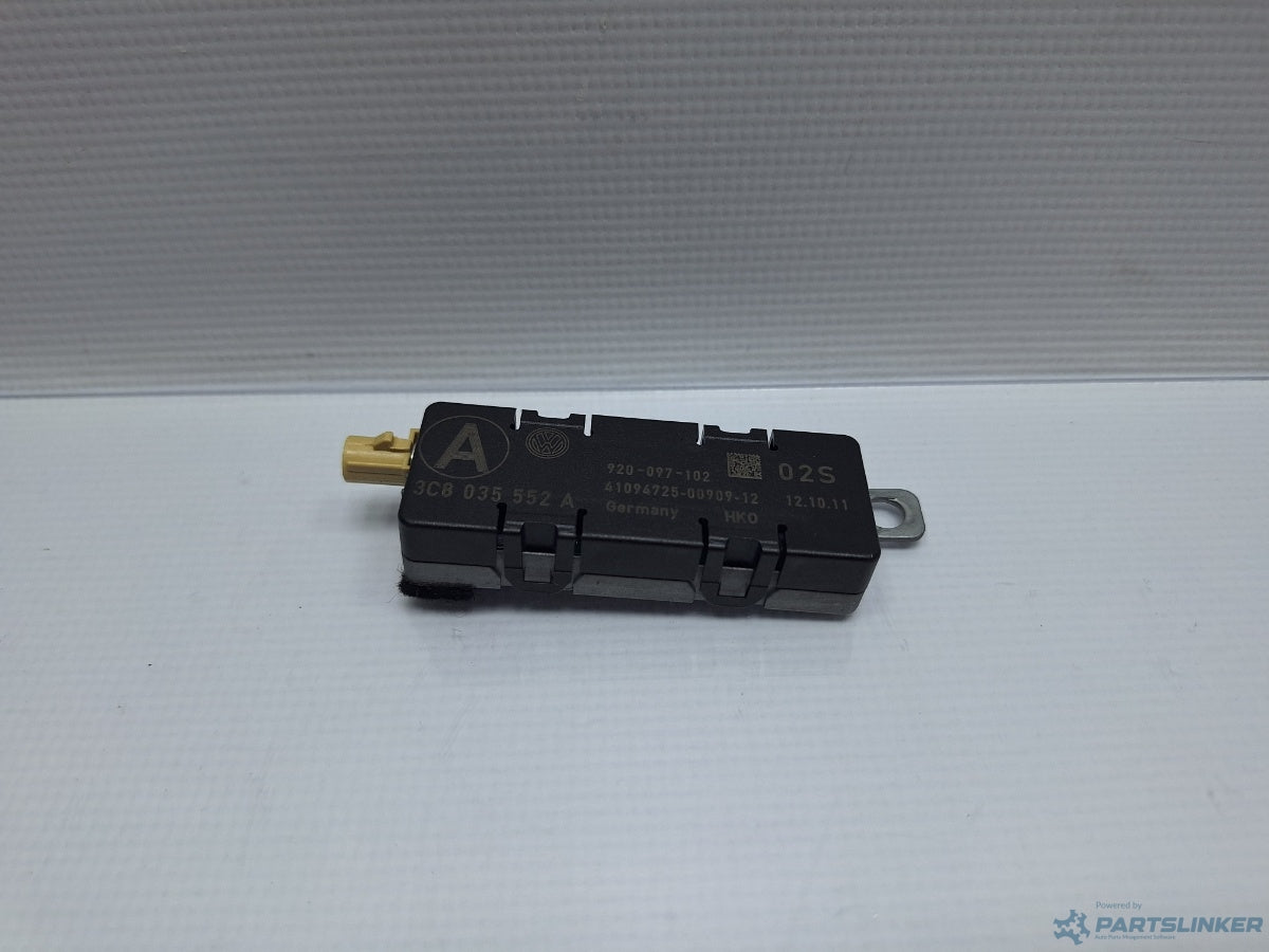 Amplificator antena VOLKSWAGEN PASSAT CC (357) [ 2008 - 2012 ] TDI (CBAB, CFFB) 103KW|140HP 3C8035552A