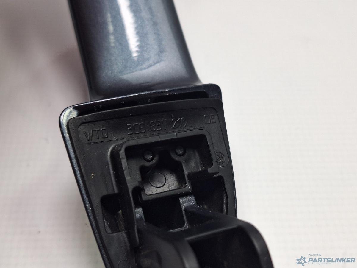 Maner exterior usa dreapta VOLKSWAGEN PASSAT CC (357) [ 2008 - 2012 ] TDI (CBAB, CFFB) 103KW|140HP OEM 3C0837210