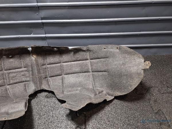 Carenaj roata stanga spate VOLKSWAGEN PASSAT CC (357) [ 2008 - 2012 ] TDI (CBAB, CFFB) 103KW|140HP OEM 3C8810971B