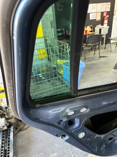 Geam fix portiera stanga spate VOLKSWAGEN PASSAT B8 Variant (3G5) [ 2014 - > ] 43R-011090