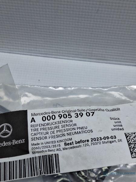 Senzor presiune anvelopa MERCEDES-BENZ C-CLASS (W205) [ 2013 - > ] OEM A0009053907