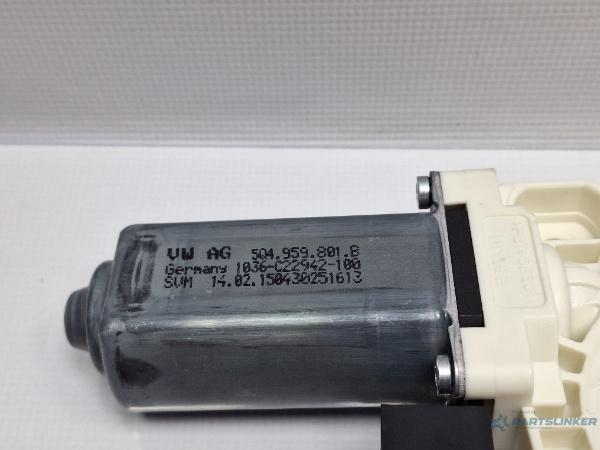 Motoras macara geam stanga fata VOLKSWAGEN PASSAT Variant (3G5) [ 2014 - > ] TDI (CRLB, DBGA, DFGA) 110KW|150HP OEM 5Q4959801B