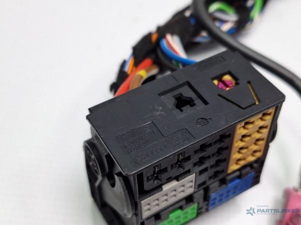 Mufa conector unitate media VOLKSWAGEN PASSAT Variant (3G5) [ 2014 - > ] TDI (CRLB, DBGA, DFGA) 110KW|150HP OEM 8X0035444