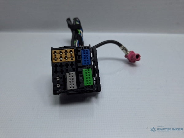 Mufa conector unitate media VOLKSWAGEN PASSAT Variant (3G5) [ 2014 - > ] TDI (CRLB, DBGA, DFGA) 110KW|150HP 8X0035444