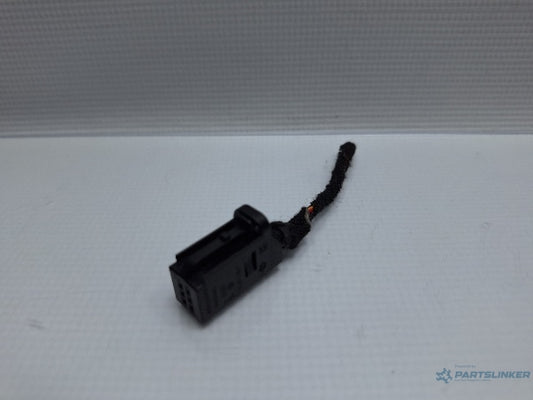 Mufa conector 6 pini VOLKSWAGEN PASSAT Variant (3G5) [ 2014 - > ] TDI (CRLB, DBGA, DFGA) 110KW|150HP 4D0971636