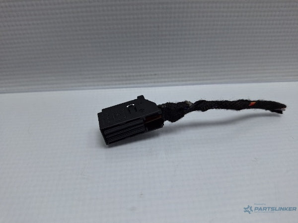 Mufa conector 6 pini VOLKSWAGEN PASSAT Variant (3G5) [ 2014 - > ] TDI (CRLB, DBGA, DFGA) 110KW|150HP 4D0971636