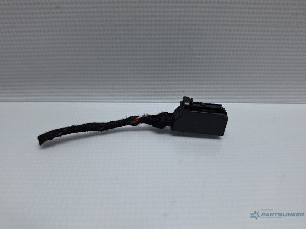 Mufa conector 6 pini VOLKSWAGEN PASSAT Variant (3G5) [ 2014 - > ] TDI (CRLB, DBGA, DFGA) 110KW|150HP 4D0971636