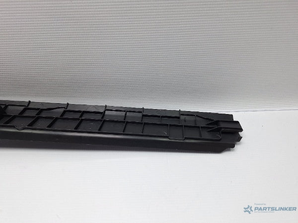 Ornament plansa stanga VOLKSWAGEN PASSAT Variant (3G5) [ 2014 - > ] TDI (CRLB, DBGA, DFGA) 110KW|150HP 3G0868223B