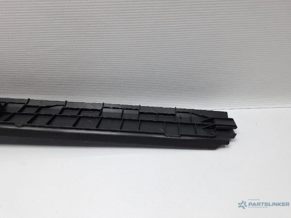 Ornament plansa stanga VOLKSWAGEN PASSAT Variant (3G5) [ 2014 - > ] TDI (CRLB, DBGA, DFGA) 110KW|150HP OEM 3G0868223B