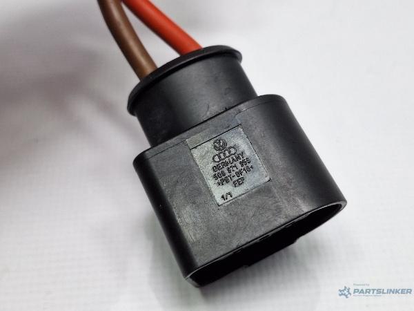 Mufa conector caseta de directie VOLKSWAGEN PASSAT Variant (3G5) [ 2014 - > ] TDI (CRLB, DBGA, DFGA) 110KW|150HP OEM 5Q0971955