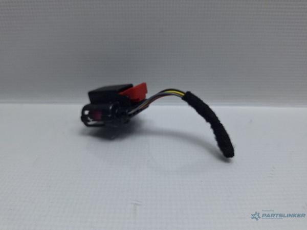 Mufa conector 6 pini VOLKSWAGEN PASSAT Variant (3G5) [ 2014 - > ] TDI (CRLB, DBGA, DFGA) 110KW|150HP OEM 8K0973706