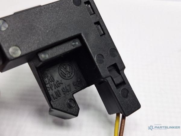 Senzor pedala de ambreiaj VOLKSWAGEN PASSAT Variant 3G5 2014 - > TDI CRLB, DBGA, DFGA 1J0947561