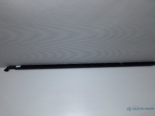 Perie geam dreapta spate VOLKSWAGEN PASSAT Variant (3G5) [ 2014 - > ] TDI (CRLB, DBGA, DFGA) 110KW|150HP 3G9839476