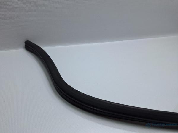Cheder etansare capota VOLKSWAGEN PASSAT Variant (3G5) [ 2014 - > ] TDI (CRLB, DBGA, DFGA) 110KW|150HP OEM 3G0823723