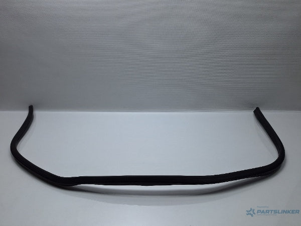 Cheder etansare capota VOLKSWAGEN PASSAT Variant (3G5) [ 2014 - > ] TDI (CRLB, DBGA, DFGA) 110KW|150HP 3G0823723