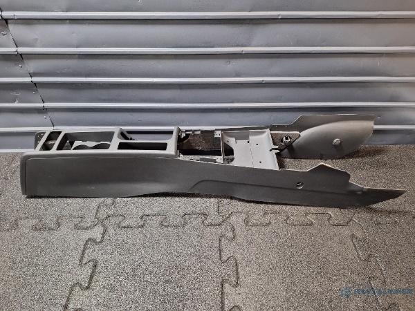 Consola centrala AUDI A3 II Sportback (8PA) [ 2004 - 2015 ] TDI 16V (BKD, CBAB, CFFB, CLJA) 103KW|140HP OEM 8P1863244A
