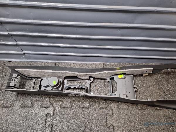 Consola centrala AUDI A3 II Sportback (8PA) [ 2004 - 2015 ] TDI 16V (BKD, CBAB, CFFB, CLJA) 103KW|140HP OEM 8P1863244A