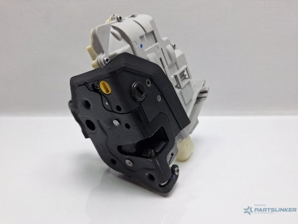 Broasca usa stanga spate AUDI A3 II Sportback (8PA) [ 2004 - 2015 ] TDI 16V (BKD, CBAB, CFFB, CLJA) 103KW|140HP 4F0839015