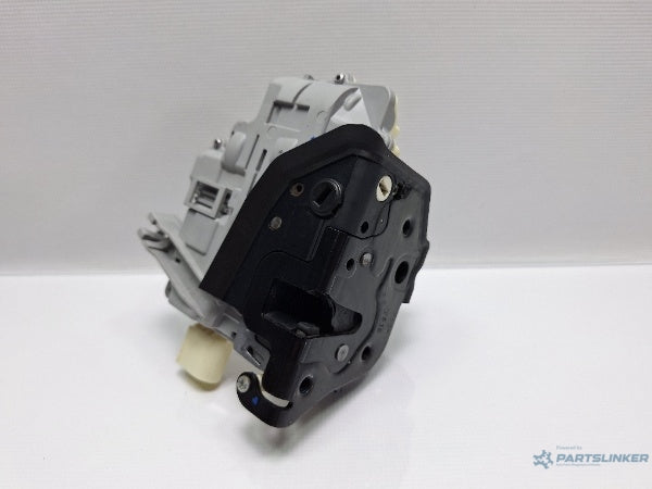 Broasca usa dreapta spate AUDI A3 II Sportback (8PA) [ 2004 - 2015 ] TDI 16V (BKD, CBAB, CFFB, CLJA) 103KW|140HP 4F0839016