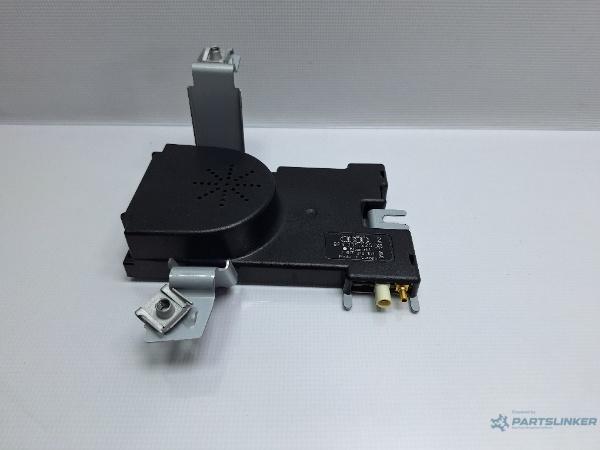 Amplificator antena AUDI A3 II Sportback (8PA) [ 2004 - 2015 ] TDI 16V (BKD, CBAB, CFFB, CLJA) 103KW|140HP OEM 8P4035225D