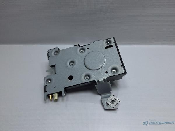 Amplificator antena AUDI A3 II Sportback (8PA) [ 2004 - 2015 ] TDI 16V (BKD, CBAB, CFFB, CLJA) 103KW|140HP OEM 8P4035225D