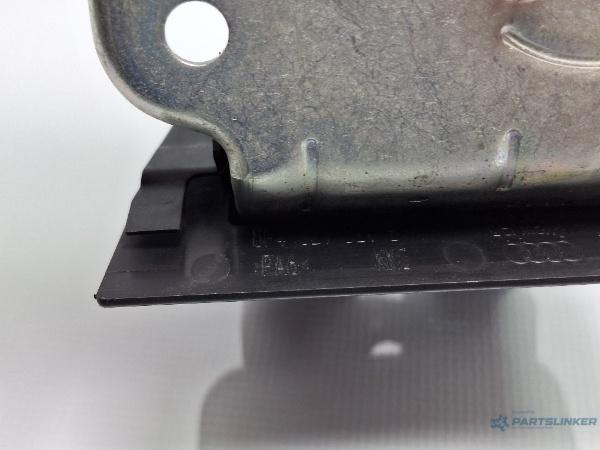 Broasca haion AUDI A3 II Sportback (8PA) [ 2004 - 2015 ] TDI 16V (BKD, CBAB, CFFB, CLJA) 103KW|140HP OEM 8P4827520B