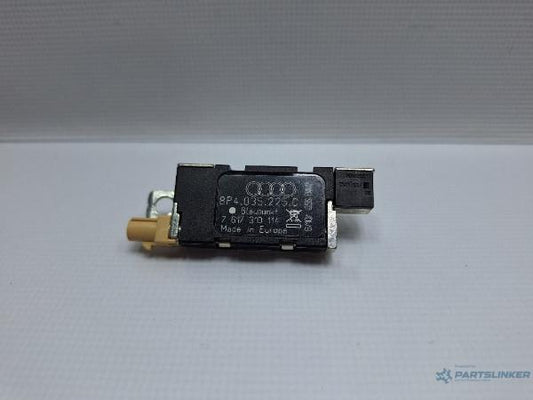 Amplificator antena AUDI A3 II Sportback (8PA) [ 2004 - 2015 ] TDI 16V (BKD, CBAB, CFFB, CLJA) 103KW|140HP OEM 8P4035225C