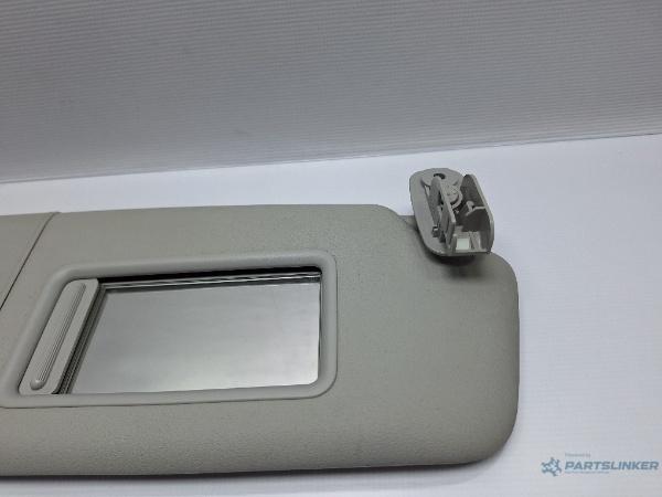 Parasolar dreapta AUDI A3 II Sportback (8PA) [ 2004 - 2015 ] TDI 16V (BKD, CBAB, CFFB, CLJA) 103KW|140HP OEM 8P0857552