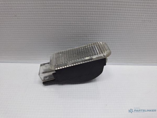 Lampa lumina ambientala AUDI A3 II Sportback (8PA) [ 2004 - 2015 ] TDI 16V (BKD, CBAB, CFFB, CLJA) 103KW|140HP OEM 3B0947415B
