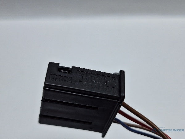 Mufa conector 4 pini AUDI A3 II Sportback (8PA) [ 2004 - 2015 ] TDI 16V (BKD, CBAB, CFFB, CLJA) 103KW|140HP 6Q0972704