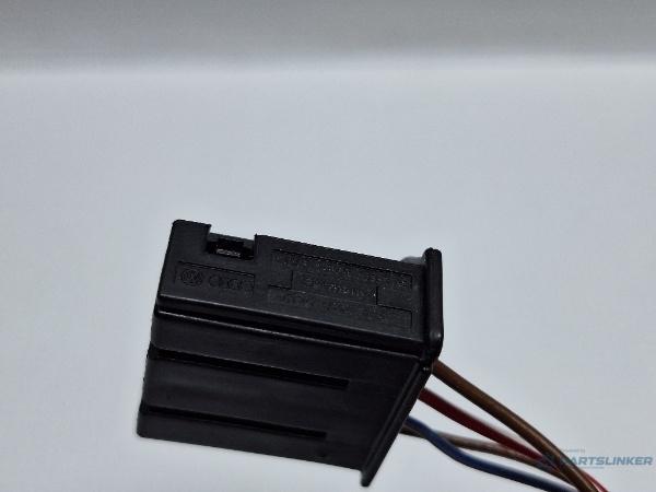 Mufa conector 4 pini AUDI A3 II Sportback (8PA) [ 2004 - 2015 ] TDI 16V (BKD, CBAB, CFFB, CLJA) 103KW|140HP OEM 6Q0972704
