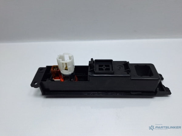 Priza consola centrala AUDI A3 II Sportback (8PA) [ 2004 - 2015 ] TDI 16V (BKD, CBAB, CFFB, CLJA) 103KW|140HP 8P0863234D