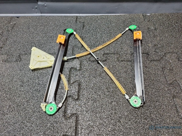 Macara geam electric stanga fata AUDI A3 II Sportback (8PA) [ 2004 - 2015 ] TDI 16V (BKD, CBAB, CFFB, CLJA) 103KW|140HP 8P4837461B