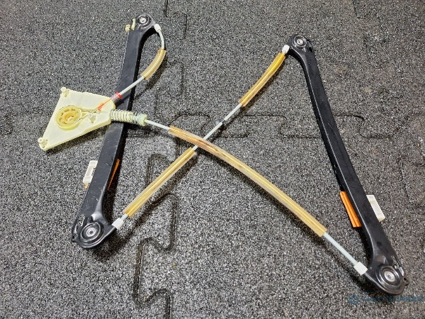 Macara geam electric stanga fata AUDI A3 II Sportback (8PA) [ 2004 - 2015 ] TDI 16V (BKD, CBAB, CFFB, CLJA) 103KW|140HP 8P4837461B