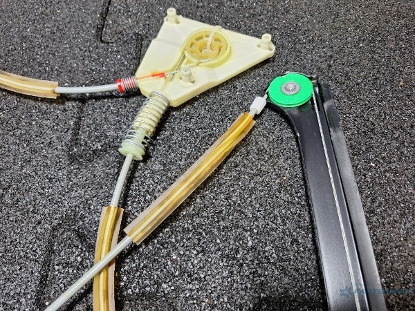 Macara geam electric dreapta fata AUDI A3 II Sportback (8PA) [ 2004 - 2015 ] TDI 16V (BKD, CBAB, CFFB, CLJA) 103KW|140HP 8P4837462B