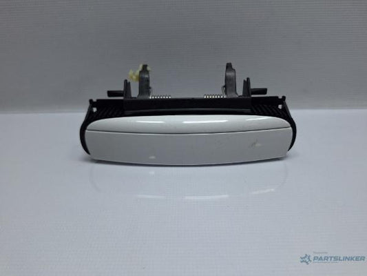 Maner exterior usa AUDI A3 II Sportback (8PA) [ 2004 - 2015 ] TDI 16V (BKD, CBAB, CFFB, CLJA) 103KW|140HP OEM 4B0839885